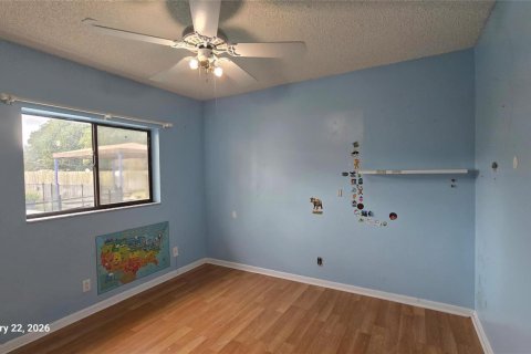 House in Cooper City, Florida 6 bedrooms, 266.82 sq.m. № 2189727 - photo 10