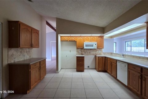 House in Cooper City, Florida 6 bedrooms, 266.82 sq.m. № 2189727 - photo 5