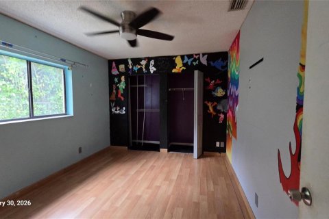 House in Cooper City, Florida 6 bedrooms, 266.82 sq.m. № 2189727 - photo 12