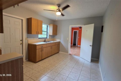 House in Cooper City, Florida 6 bedrooms, 266.82 sq.m. № 2189727 - photo 14