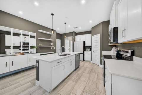 Villa ou maison à vendre à Saint Petersburg, Floride: 3 chambres, 147.16 m2 № 2309828 - photo 6