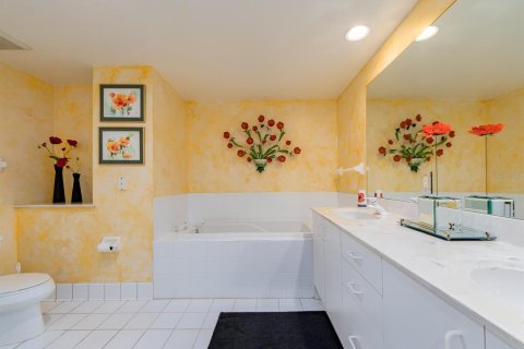 Condo in Clearwater, Florida, 3 bedrooms  № 2231855 - photo 25