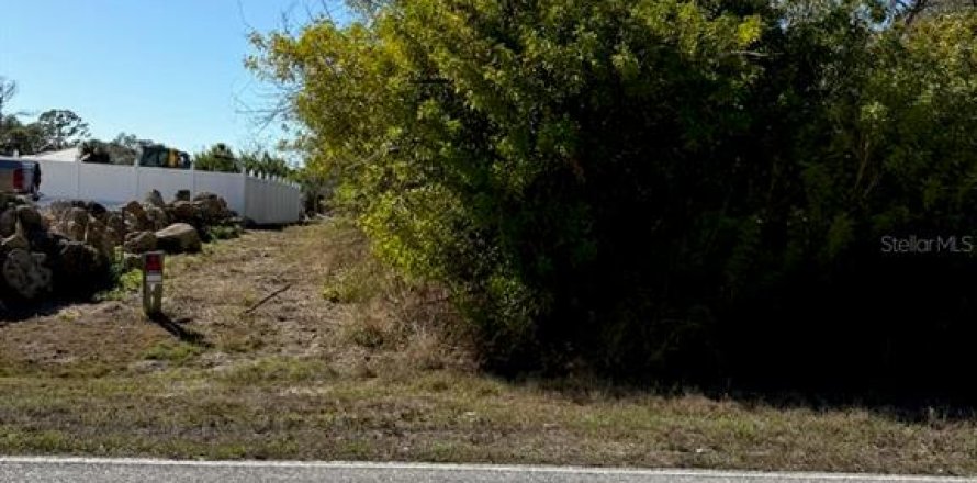 Land in Port Charlotte, Florida № 2163920