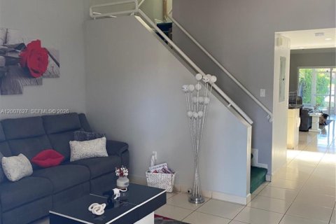 Casa en venta en Miami, Florida, 3 dormitorios, 168.62 m2 № 2074925 - foto 6