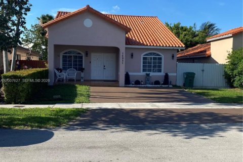 Casa en venta en Miami, Florida, 3 dormitorios, 168.62 m2 № 2074925 - foto 5