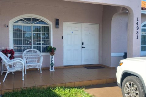 Casa en venta en Miami, Florida, 3 dormitorios, 168.62 m2 № 2074925 - foto 2