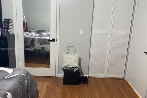 Casa en venta en Miami, Florida, 3 dormitorios, 168.62 m2 № 2074925 - foto 23