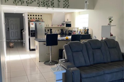 Casa en venta en Miami, Florida, 3 dormitorios, 168.62 m2 № 2074925 - foto 20