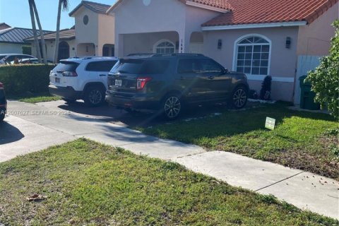 Casa en venta en Miami, Florida, 3 dormitorios, 168.62 m2 № 2074925 - foto 7