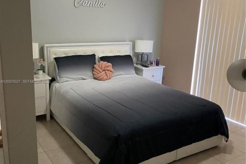 Casa en venta en Miami, Florida, 3 dormitorios, 168.62 m2 № 2074925 - foto 16