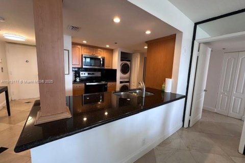 Condominio en alquiler en Miami, Florida, 1 dormitorio, 92.62 m2 № 2016619 - foto 8