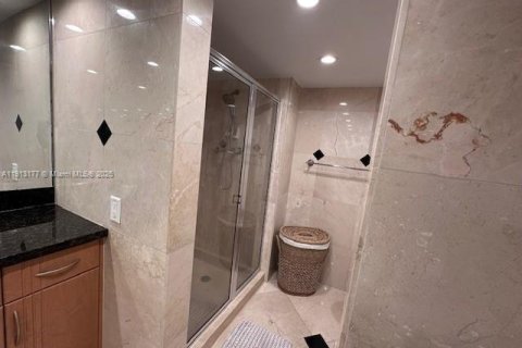 Condominio en alquiler en Miami, Florida, 1 dormitorio, 92.62 m2 № 2016619 - foto 13