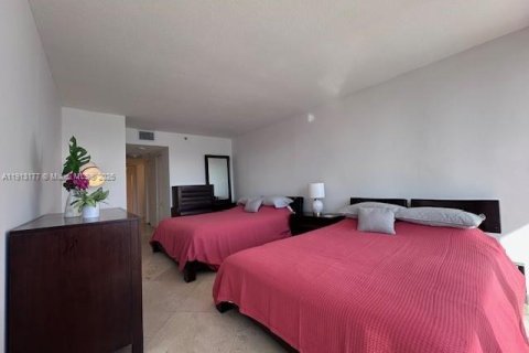 Condominio en alquiler en Miami, Florida, 1 dormitorio, 92.62 m2 № 2016619 - foto 9