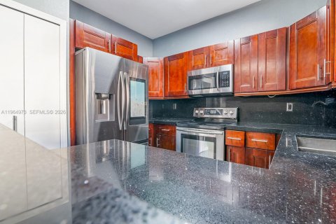 Adosado en alquiler en Doral, Florida, 3 dormitorios, 157 m2 № 2026342 - foto 28