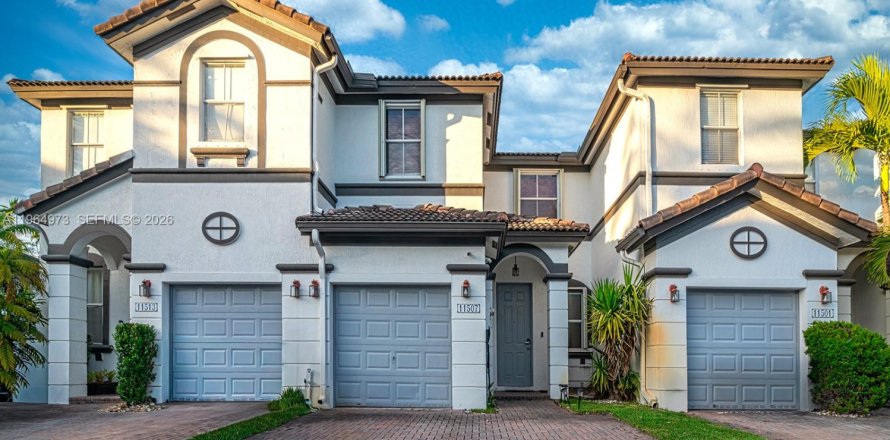 Adosado en Doral, Florida 3 dormitorios, 157 m2 № 2026342