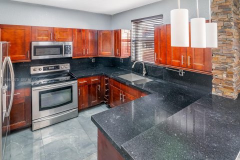 Adosado en alquiler en Doral, Florida, 3 dormitorios, 157 m2 № 2026342 - foto 29