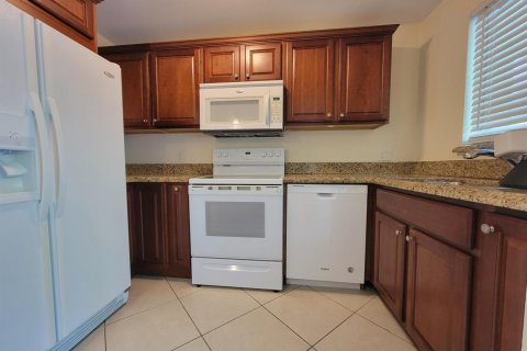 Copropriété à louer à Vero Beach, Floride: 2 chambres, 91.97 m2 № 2376222 - photo 3