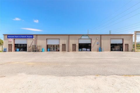 Immobilier commercial à vendre à Cocoa, Floride: 55.74 m2 № 1856557 - photo 2