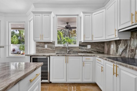 Casa en venta en Miramar, Florida, 5 dormitorios, 295.8 m2 № 2073006 - foto 21