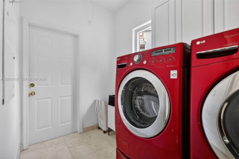 Casa en venta en Miramar, Florida, 5 dormitorios, 295.8 m2 № 2073006 - foto 28