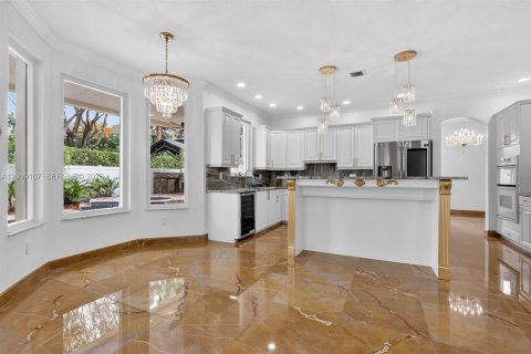 Casa en venta en Miramar, Florida, 5 dormitorios, 295.8 m2 № 2073006 - foto 13