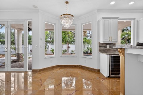 Casa en venta en Miramar, Florida, 5 dormitorios, 295.8 m2 № 2073006 - foto 15