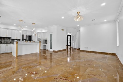 Casa en venta en Miramar, Florida, 5 dormitorios, 295.8 m2 № 2073006 - foto 12