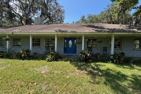 House in East Palatka, Florida 3 bedrooms, 187.29 sq.m. № 1798293 - photo 2