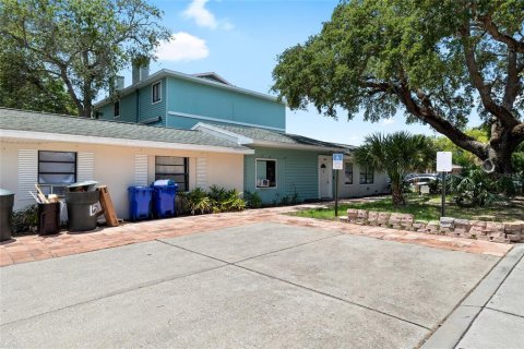 Commercial property in Dunedin, Florida 217.02 sq.m. № 1873540 - photo 3