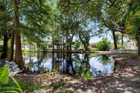 Commercial property in Dunedin, Florida 217.02 sq.m. № 1873540 - photo 30