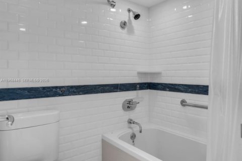 Condominio en venta en Miami Beach, Florida, 2 dormitorios, 152.82 m2 № 2030344 - foto 22