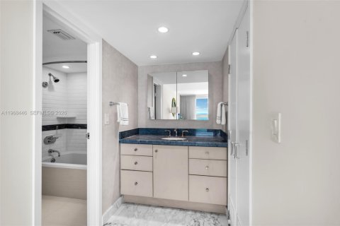 Condominio en venta en Miami Beach, Florida, 2 dormitorios, 152.82 m2 № 2030344 - foto 24