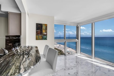 Condominio en venta en Miami Beach, Florida, 2 dormitorios, 152.82 m2 № 2030344 - foto 13