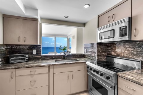 Condominio en venta en Miami Beach, Florida, 2 dormitorios, 152.82 m2 № 2030344 - foto 17