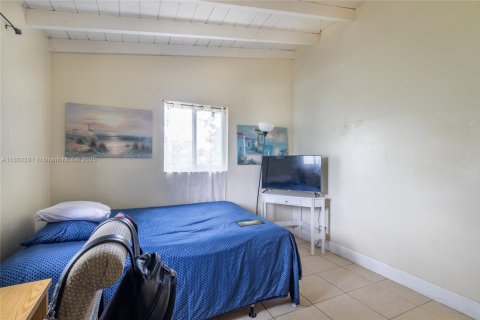 House in Fort Lauderdale, Florida 4 bedrooms, 109.81 sq.m. № 1688934 - photo 17