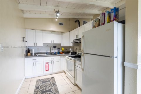 House in Fort Lauderdale, Florida 4 bedrooms, 109.81 sq.m. № 1688934 - photo 7