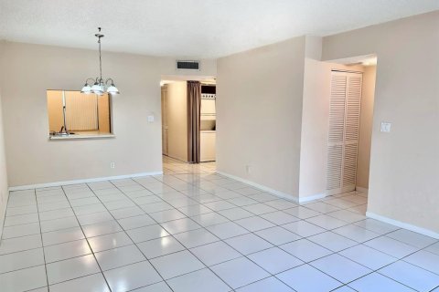 Купить кондоминиум в Коконат Крик, Флорида 4 комнаты, 99.41м2, № 2146989 - фото 6