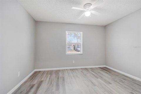Villa ou maison à louer à Kissimmee, Floride: 2 chambres, 80.27 m2 № 2299884 - photo 18