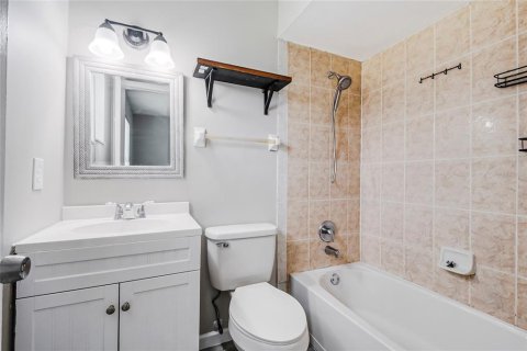 Villa ou maison à louer à Kissimmee, Floride: 2 chambres, 80.27 m2 № 2299884 - photo 15