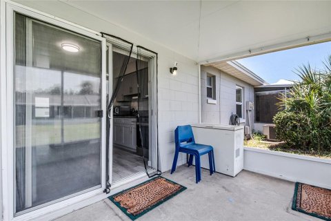 Villa ou maison à louer à Kissimmee, Floride: 2 chambres, 80.27 m2 № 2299884 - photo 21