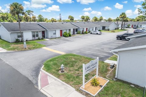 Villa ou maison à louer à Kissimmee, Floride: 2 chambres, 80.27 m2 № 2299884 - photo 23