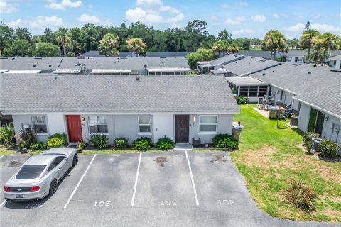 Villa ou maison à louer à Kissimmee, Floride: 2 chambres, 80.27 m2 № 2299884 - photo 24