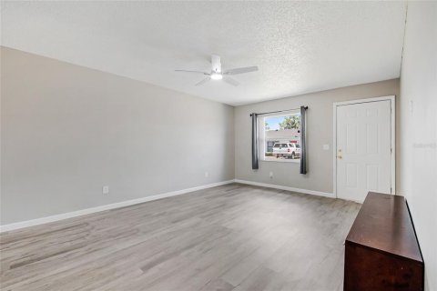Villa ou maison à louer à Kissimmee, Floride: 2 chambres, 80.27 m2 № 2299884 - photo 8