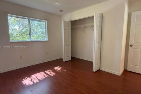 Снять в аренду виллу или дом в Катлер-Бей, Флорида 4 спальни, 219.71м2, № 1956080 - фото 19