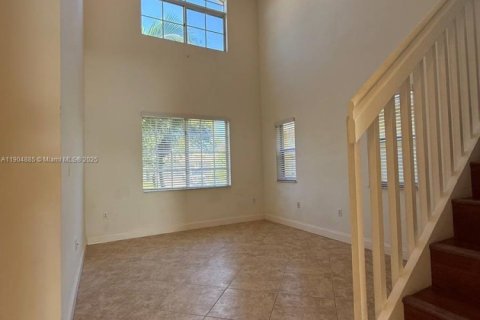 Снять в аренду виллу или дом в Катлер-Бей, Флорида 4 спальни, 219.71м2, № 1956080 - фото 29