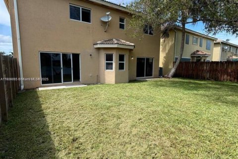 Снять в аренду виллу или дом в Катлер-Бей, Флорида 4 спальни, 219.71м2, № 1956080 - фото 10