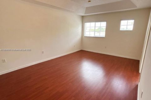 Снять в аренду виллу или дом в Катлер-Бей, Флорида 4 спальни, 219.71м2, № 1956080 - фото 18