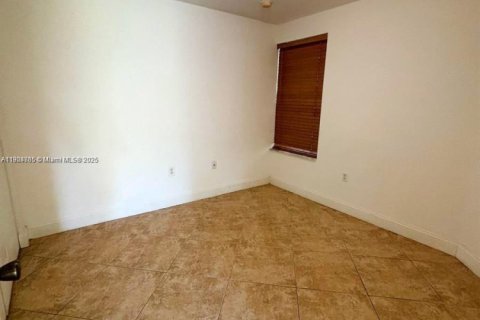 Снять в аренду виллу или дом в Катлер-Бей, Флорида 4 спальни, 219.71м2, № 1956080 - фото 15