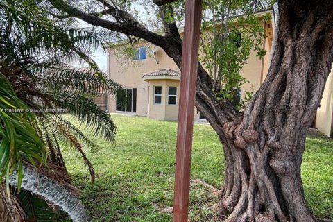 Снять в аренду виллу или дом в Катлер-Бей, Флорида 4 спальни, 219.71м2, № 1956080 - фото 7