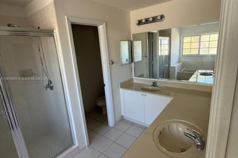 Снять в аренду виллу или дом в Катлер-Бей, Флорида 4 спальни, 219.71м2, № 1956080 - фото 20